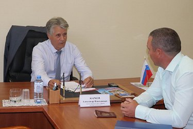 За помощью – к депутатам